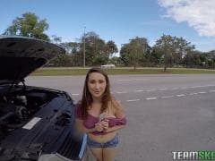 Ashley Adams dans une voiture - Vídeo SEX - MESVIP